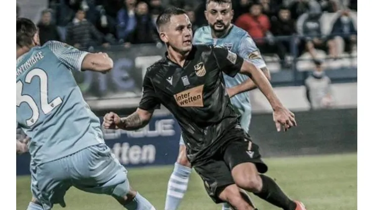 Cristopher Núñez elegido el mejor jugador de su equipo en Grecia