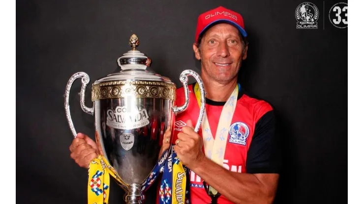 El pedido de Pedro Troglio para volver a dirigir al Olimpia