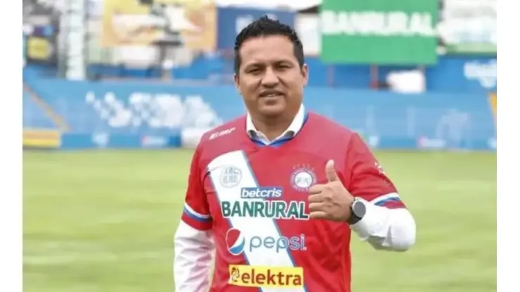 Amarini Villatoro va armando la plantilla del Xelajú