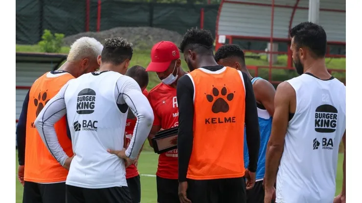 Alajuelense entrena con muchas ausencias por convocatoria a La Sele (LDA)