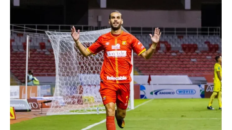 El histórico goleador Yendrick Ruiz permanecerá con Herediano hasta 2025 (Yendrick Ruiz, Facebook)