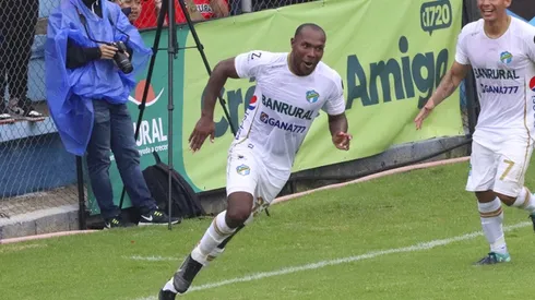 Comunicaciones vence a Municipal en el juego de ida de la Final [VIDEO]