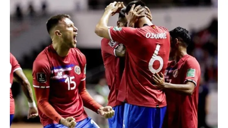Francisco Calvo: "A 90 minutos de clasificar al tercer mundial consecutivo y sexto de Costa Rica".