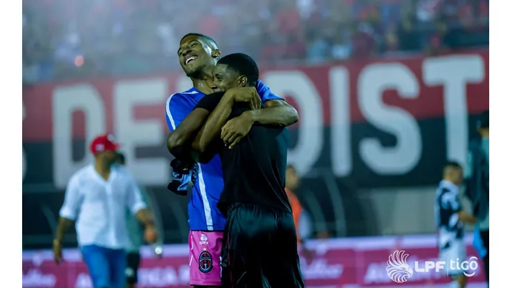 Sporting de SM vence al actual campeón y clasifica a la final