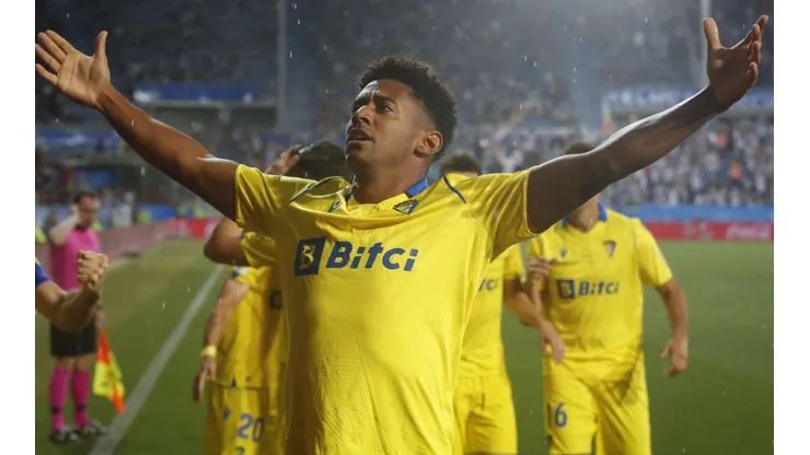 Gol de Choco Lozano salva a Cádiz del descenso [VIDEO]