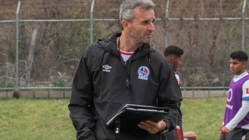 Acusan a futbolistas de conspirar contra Pablo Lavallén