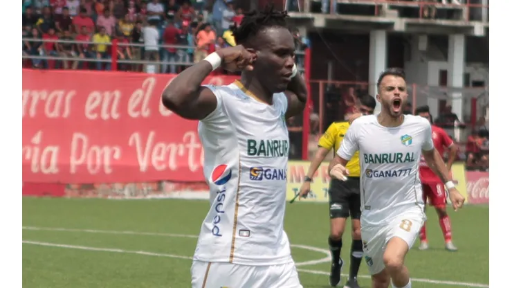 Rubilio Castillo le da el empate a Comunicaciones sobre Malacateco [VIDEO]