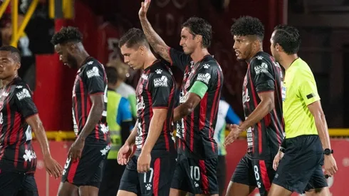 Bryan Ruiz, capitán y líder manudo, celebrando una anotación (LDA)
