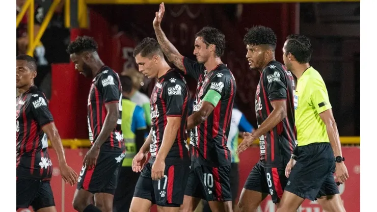 Bryan Ruiz, capitán y líder manudo, celebrando una anotación (LDA)