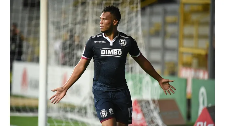 Rolando Blackburn no regresaría a Saprissa, según su agente