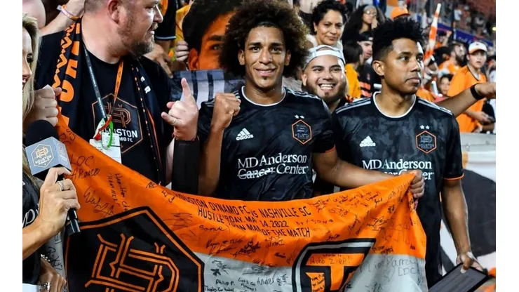 Adalberto Carrasquilla elegido en el Equipo de la Semana