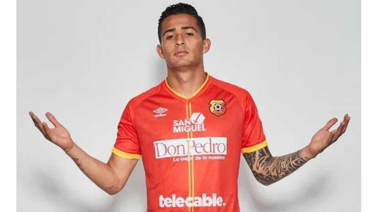 Gerson Torres continuará vestido de rojo y amarillo hasta 2025 (CSH)