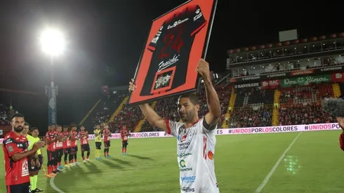 Saborío fue ovacionado por el aficionado liguista (LDA)
