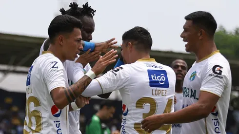 Comunicaciones golea a Santa Lucía en los cuartos de final [VIDEO]