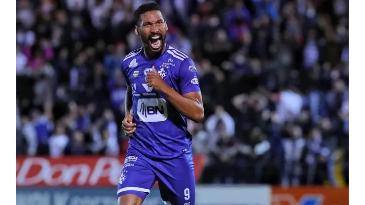 Marcel Hernández fue criticado por leyendas
