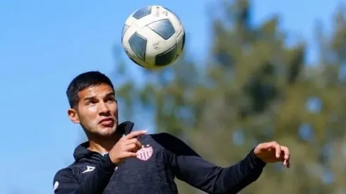 Chucho López vio la eliminación del Necaxa desde el banquillo