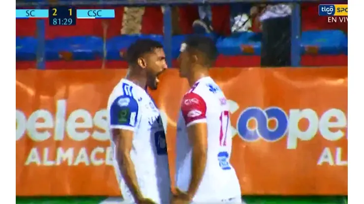 Marcel Hernández y la furia desmedida contra sus propios compañeros en la derrota de Cartaginés [VIDEO]