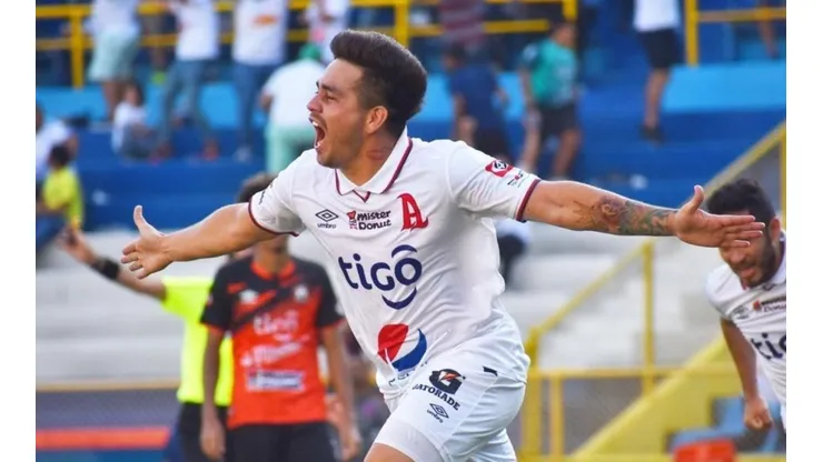 Fito Zelaya recordó que suele anotarle a Águila