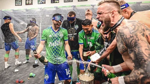 Alex Roldán festejó dentro del vestuario