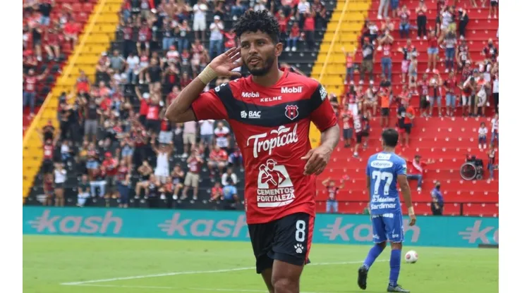 Johan Venegas se coloca ahora en el tercer puesto de la tabla de goleo (LDA Oficial)