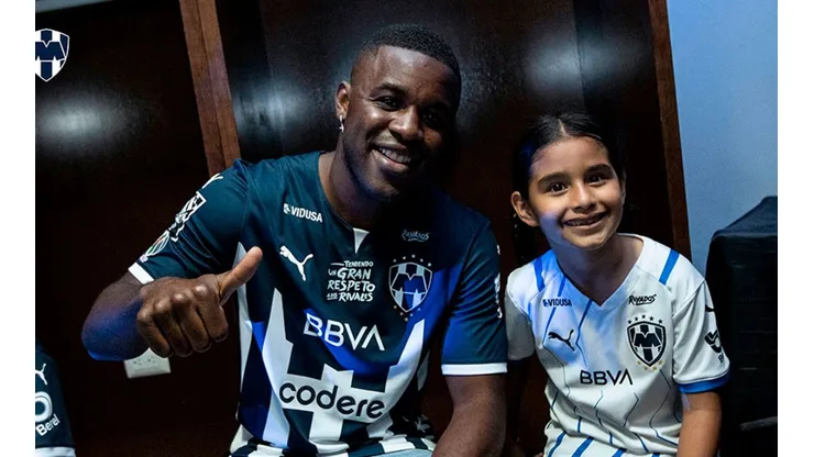 Imperdible reacción de aficionda a Monterrey tras conocer a Joel Campbell.
