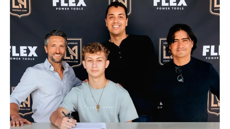 Nathan Ordaz firma contrato profesional con Los Angeles FC