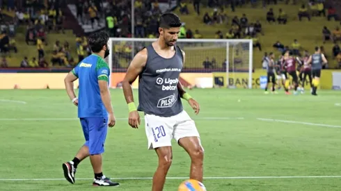 Gerardo Gordillo recibió primer premio en Ecuador tras vencer a Barcelona