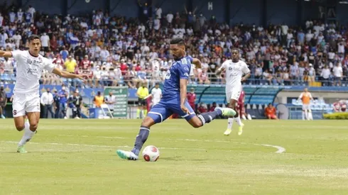 Marcel Hernández contabiliza ya 7 anotaciones y se perfila para ser el máximo anotador extranjero de toda la historia del torneo costarricense (CSC Oficial)