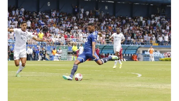 Marcel Hernández contabiliza ya 7 anotaciones y se perfila para ser el máximo anotador extranjero de toda la historia del torneo costarricense (CSC Oficial)