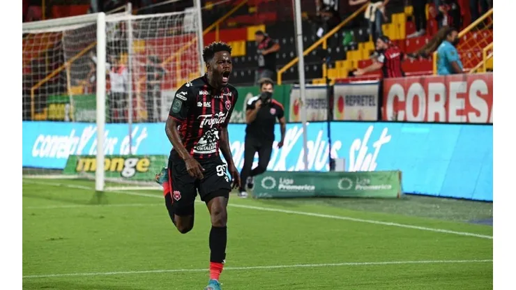 Freddy Góndola suma su sexto gol en Costa Rica