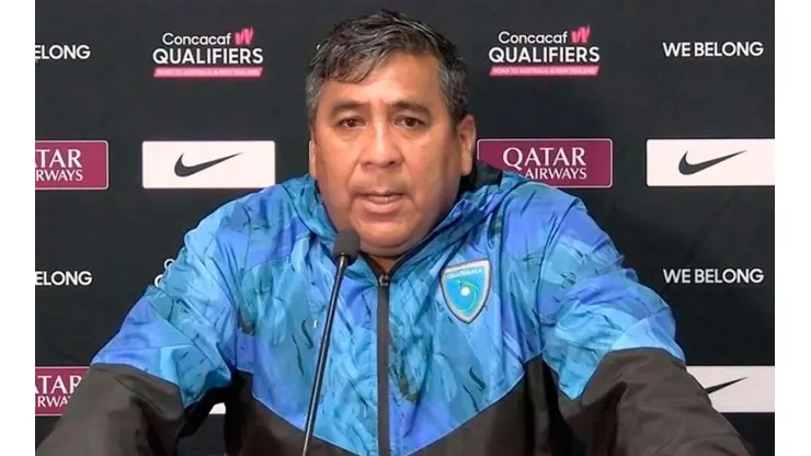 Selección femenina de Guatemala deja de ser dirigida por Edy Espinoza