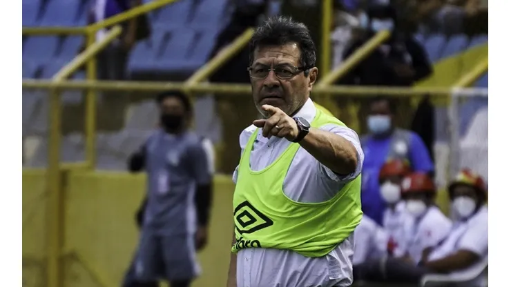 Oficial: Hugo Pérez anunció convocatoria para enfrentar Guatemala