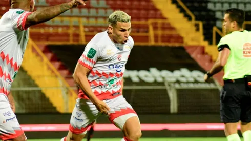 FIFA haría investigación en Costa Rica ante presunta 'discriminación' a jugadores extranjeros.