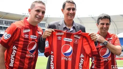 Guima ya fue presentado oficialmente como el nuevo DT de Los Diablos Rojos (América de Cali)