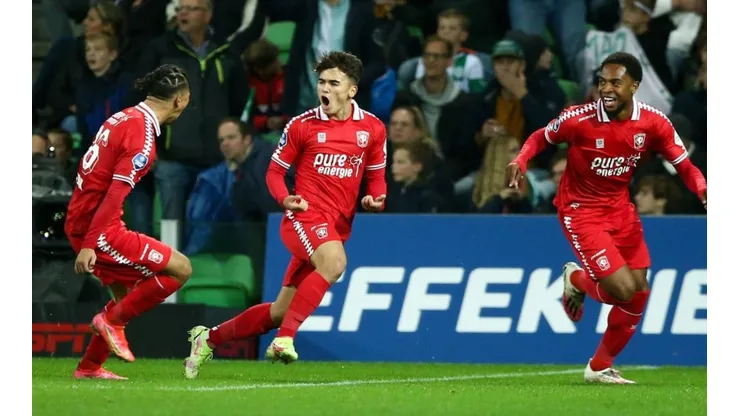 El FC Twente de Países Bajos desea extender el ligamen Manfred Ugalde por un año más (FC Twente)