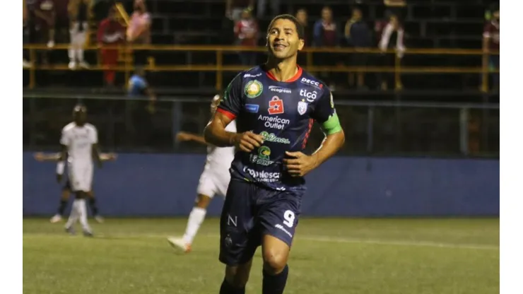 Álvaro Saborío igualó este sábado a Leonel Hernández como el cuarto mejor anotador de todos los tiempos en el campeonato tico. (ADSC Oficial)