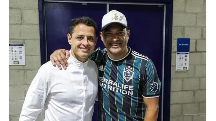 Carlos Ruiz y Javier Hernández compartieron emotivo encuentro