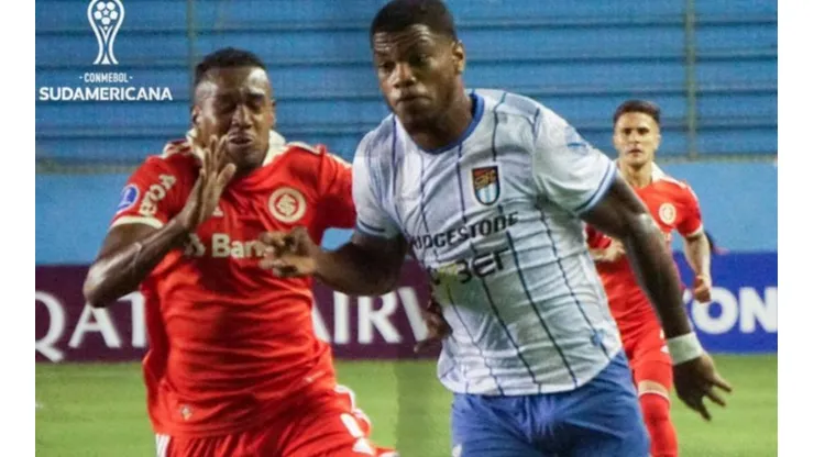 9 de Octubre FC salvó un empate ante Inter de Porto Alegre
