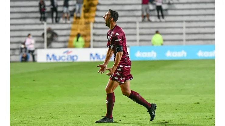Mariano Torres anotó este miércoles pero no pudo evitar el empate morado.