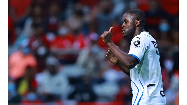 Aficionados del Monterrey se rinden ante Joel Campbell