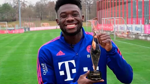 Alphonso Davies es elegido Jugador del Año en Concacaf