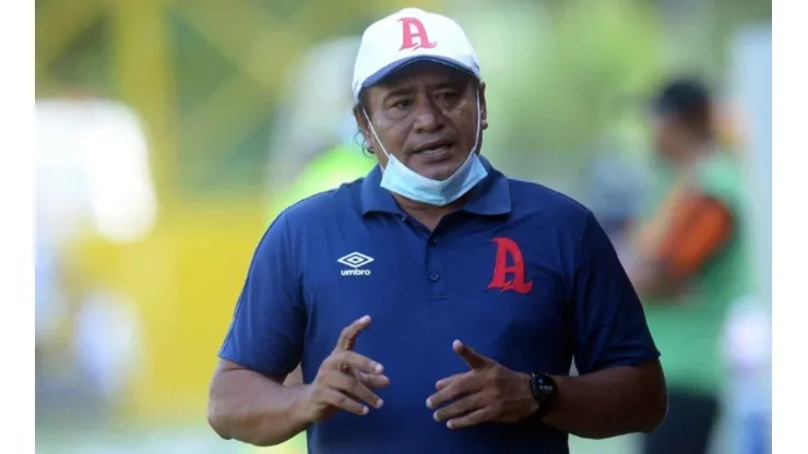 Alianza cambiará de entrenador