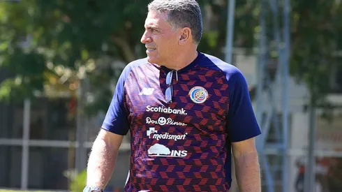 Luis Fernando Suárez llena de elogios a El Salvador