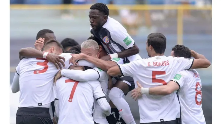 Costa Rica venció 2-1 a El Salvador