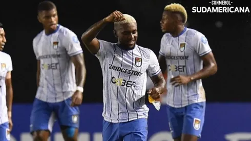 9 de Octubre vence a Delfín con participación panameña.