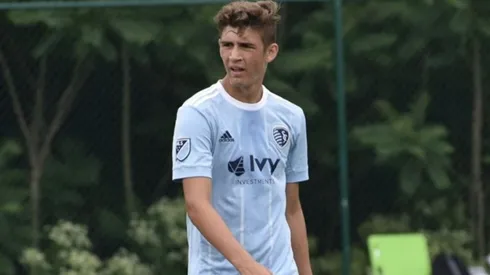Alex Umaña es nacido en El Salvador