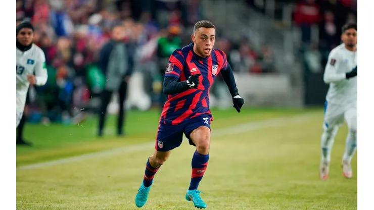 Dest se perdería los últimos juegos tras sufrir lesión en el partido del FC Barcelona contra el Galatasaray.