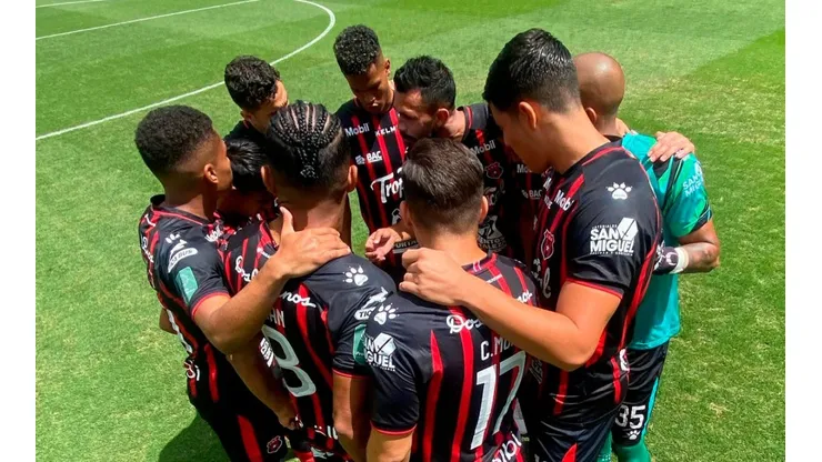 Alajuelense blindó una de sus joyas por dos años más.