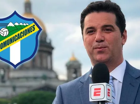 Andrés Agulla llena de flores a Comunicaciones