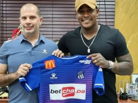 Oficial: Harold Cummings vuelve al Árabe Unido